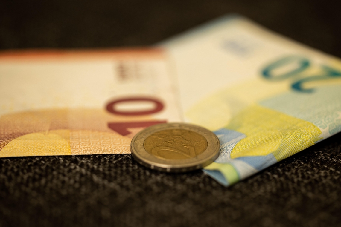 DGB rechnet für 2026 mit Mindestlohn von 13 Euro 90 